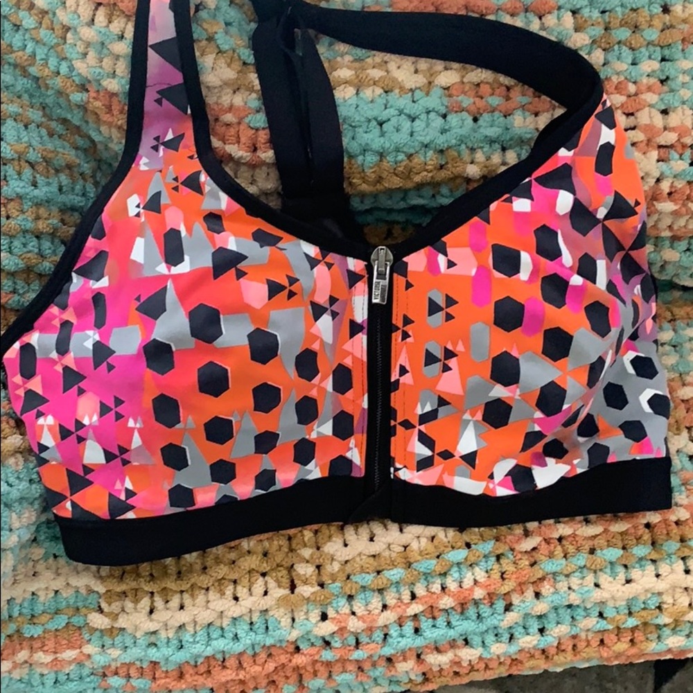 Victoria Secret sports bra NEVER WORN